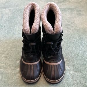 Sorel; Caribou Boot in Black/Stone
